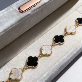 Pulsera Vancleef 7 trebol negro perla