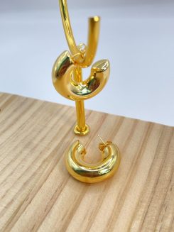 Argolla semi circulo efecto globo oro